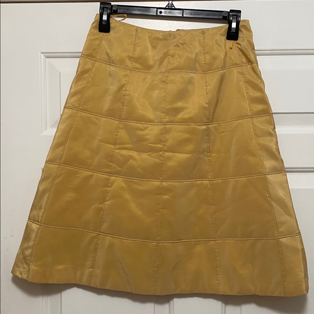 CHANEL Gold-Tone Fabric Detail skirt size 38 authentic 
Beautiful SALE